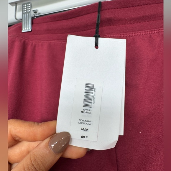 NWT Aritzia HomeStretch™ Smooth Mid-Rise Pant - Picture 6 of 9